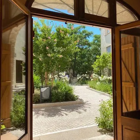 펜션 Stunning Medieval Getaway *