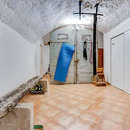 Stunning Medieval Getaway * Vic-la-Gardiole