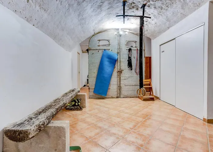 Stunning Medieval Getaway * Vic-la-Gardiole